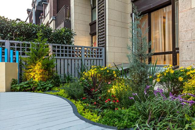 美式庭院设计之鲜花