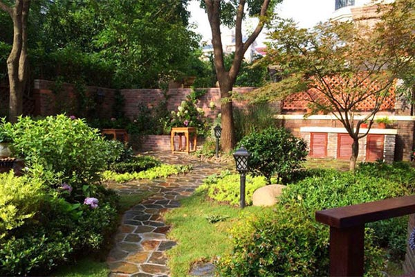 青岛庭院设计公司教你如何做好冬季苗木养护