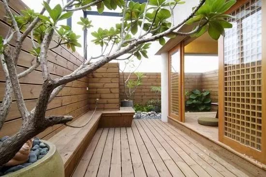 庭院百科-户外庭院防腐木地板应该如何保养？