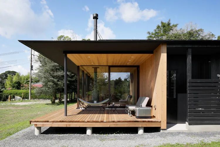 巧用防腐木，轻松营造沉静、温馨、人文气息的花园氛围