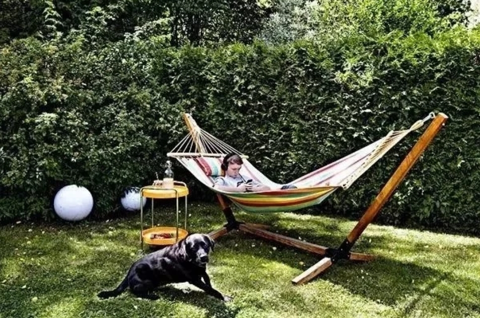 吊椅，让庭院生活更惬意。日照花园设计